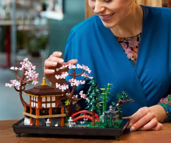 Детски комплект за игра LEGO® Icons 10315 – Градина на спокойствието