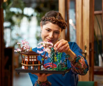 Детски комплект за игра LEGO® Icons 10315 – Градина на спокойствието