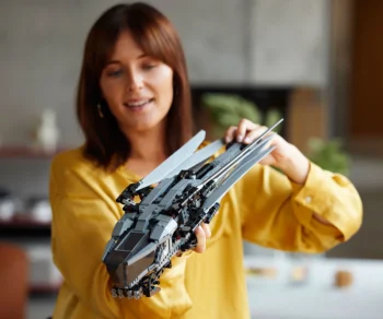 Детски комплект за игра LEGO® Icons 10327 – Дюн – Кралски орнитоптер на атреидите