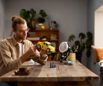 Детски комплект за игра LEGO® Icons 10338 – Бъмбълби