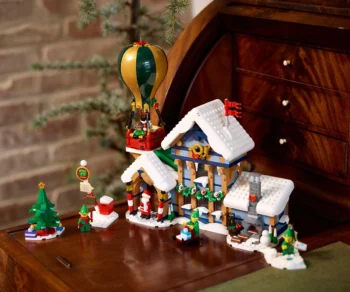 Детски комплект за игра LEGO® Icons 10339 – Пощата на Дядо Коледа