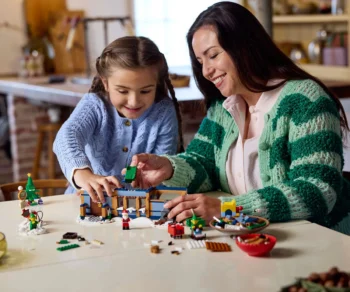 Детски комплект за игра LEGO® Icons 10339 – Пощата на Дядо Коледа