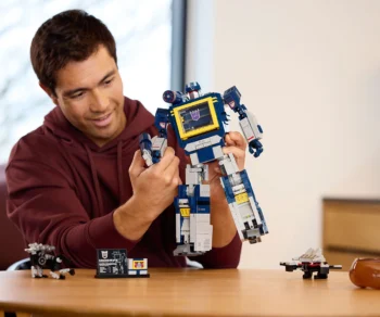 Детски комплект за игра LEGO® Icons 10358 – Transformers: Soundwave