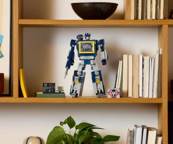 Детски комплект за игра LEGO® Icons 10358 – Transformers: Soundwave