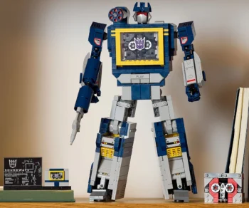 Детски комплект за игра LEGO® Icons 10358 – Transformers: Soundwave