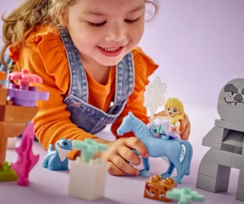 Детски комплект за игра конструктор LEGO® DUPLO® Disney™ 10418 – Елза и Бруни в омагьосаната гора