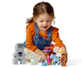 Детски комплект за игра конструктор LEGO® DUPLO® Disney™ 10418 – Елза и Бруни в омагьосаната гора