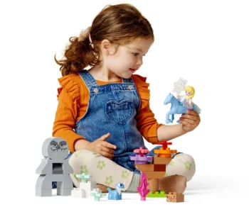 Детски комплект за игра конструктор LEGO® DUPLO® Disney™ 10418 – Елза и Бруни в омагьосаната гора