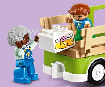Детски комплект за игра LEGO® DUPLO® Town 10419 – Грижа за пчелите и кошерите