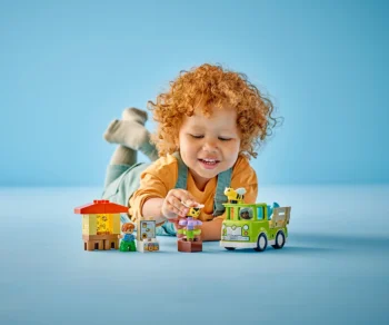 Детски комплект за игра LEGO® DUPLO® Town 10419 – Грижа за пчелите и кошерите