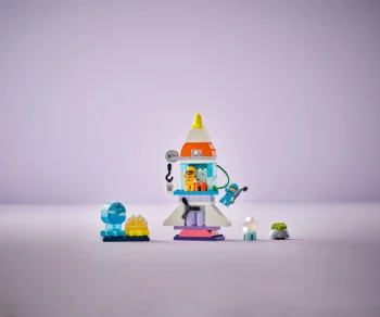 Детски комплект за игра LEGO® DUPLO® Space 10422 – Приключение с космическа совалка „3 в 1“