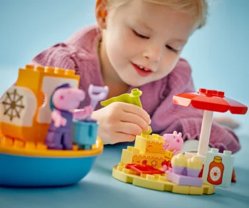 Детски комплект за игра LEGO® DUPLO® 10432 – Пътуването с лодка на Пепа