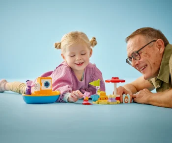 Детски комплект за игра LEGO® DUPLO® 10432 – Пътуването с лодка на Пепа