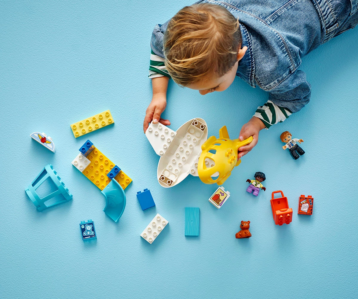 Детски комплект за игра LEGO® DUPLO® 10443 - За първи път на летището thumb 4 LEGO® DUPLO® 10443 -First Time at the Airport thumb 4