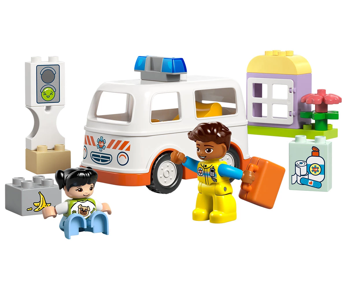Детски комплект за игра LEGO® DUPLO 10447 - Линейка и шофьор thumb 3 Конструктор ЛЕГО DUPLO 10447 thumb 3