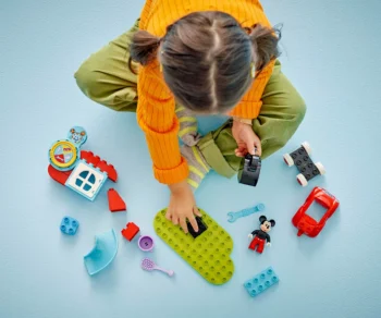 Детски комплект за игра LEGO® DUPLO® 10454 – Клубът и колата на Мики Маус