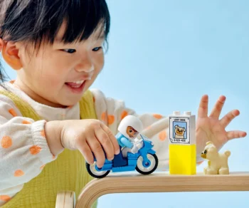 Детски комплект за игра LEGO® DUPLO® Town 10967 – Полицейски мотоциклет