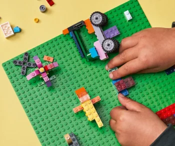 Детски комплект за игра LEGO® Classsic 11023 – Зелен фундамент