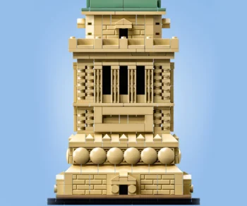 Детски комплект за игра LEGO® Architecture 21042 – Статуята на свободата