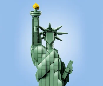 Детски комплект за игра LEGO® Architecture 21042 – Статуята на свободата