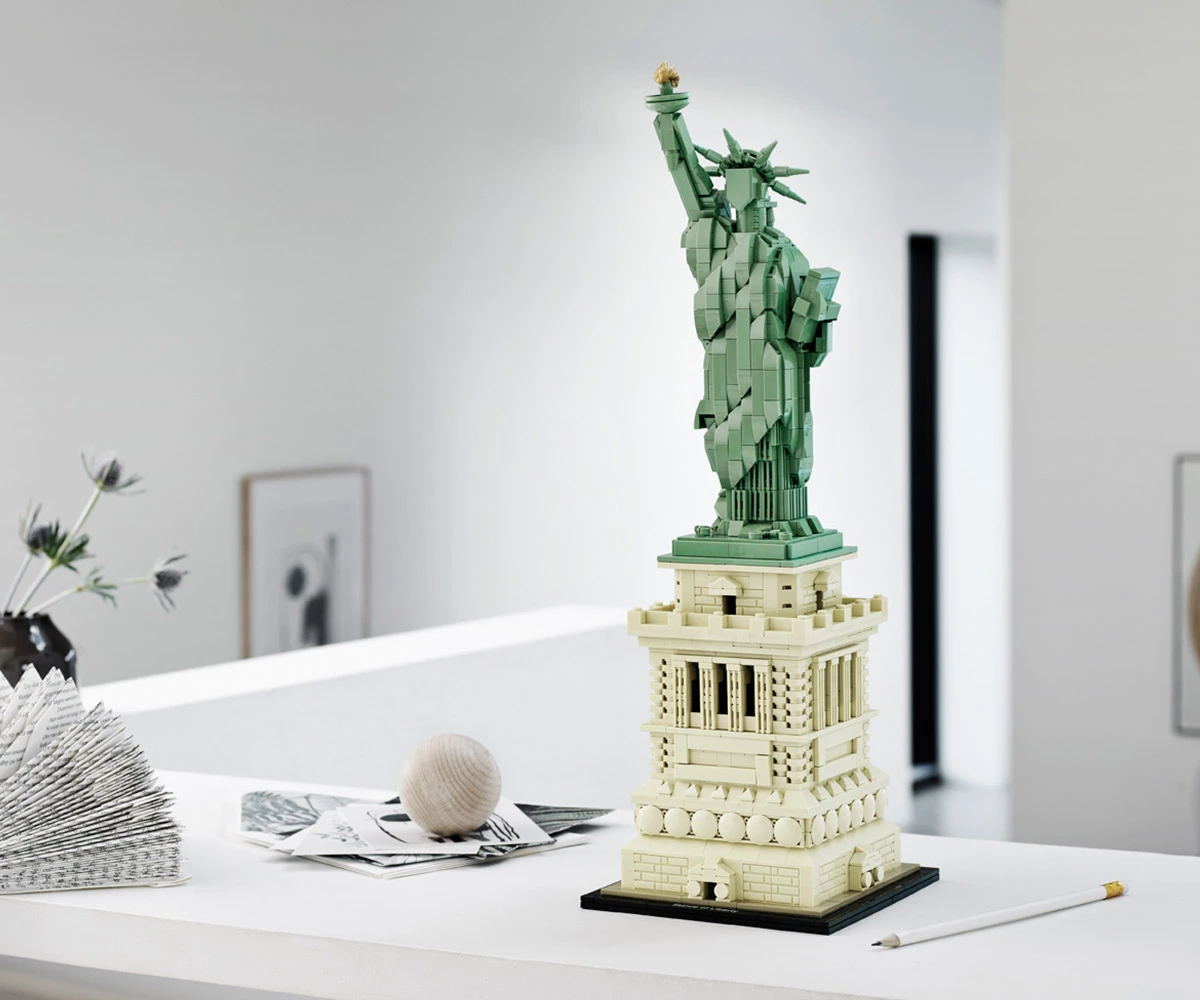 Детски комплект за игра LEGO® Architecture 21042 - Статуята на свободата thumb 8 Конструктор ЛЕГО Architecture 21042 thumb 8