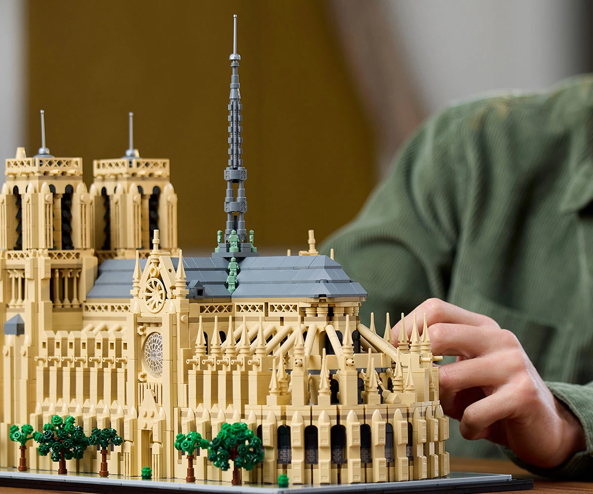 Детски комплект за игра LEGO® Architecture 21061 - Парижката Света Богородица thumb 10 Конструктор ЛЕГО Architecture 21061 thumb 10