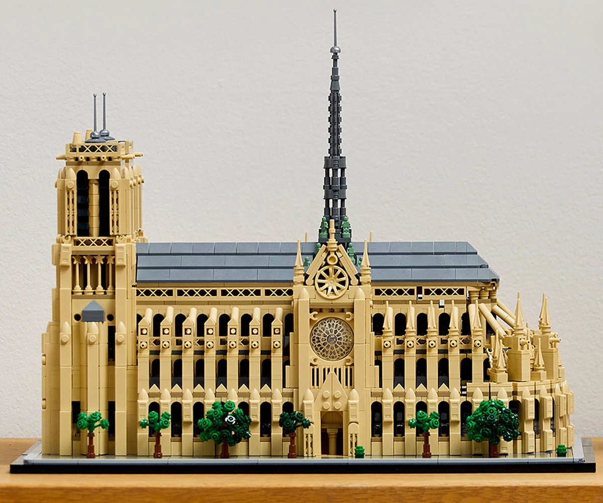 Детски комплект за игра LEGO® Architecture 21061 - Парижката Света Богородица thumb 11 Конструктор ЛЕГО Architecture 21061 thumb 11