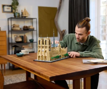 Детски комплект за игра LEGO® Architecture 21061 – Парижката Света Богородица