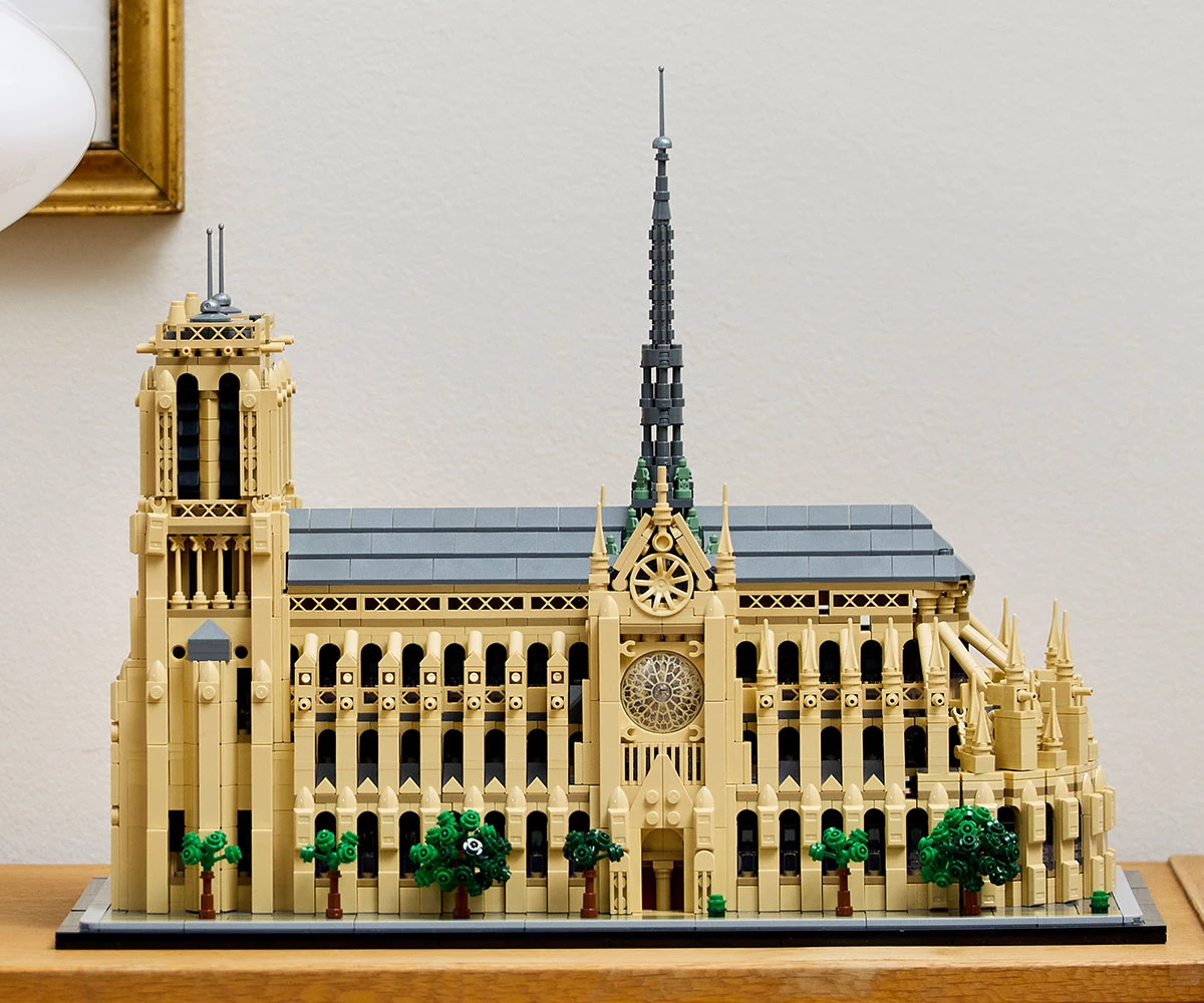 Детски комплект за игра LEGO® Architecture 21061 - Парижката Света Богородица thumb 16 Конструктор ЛЕГО Architecture 21061 thumb 16
