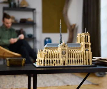 Детски комплект за игра LEGO® Architecture 21061 – Парижката Света Богородица