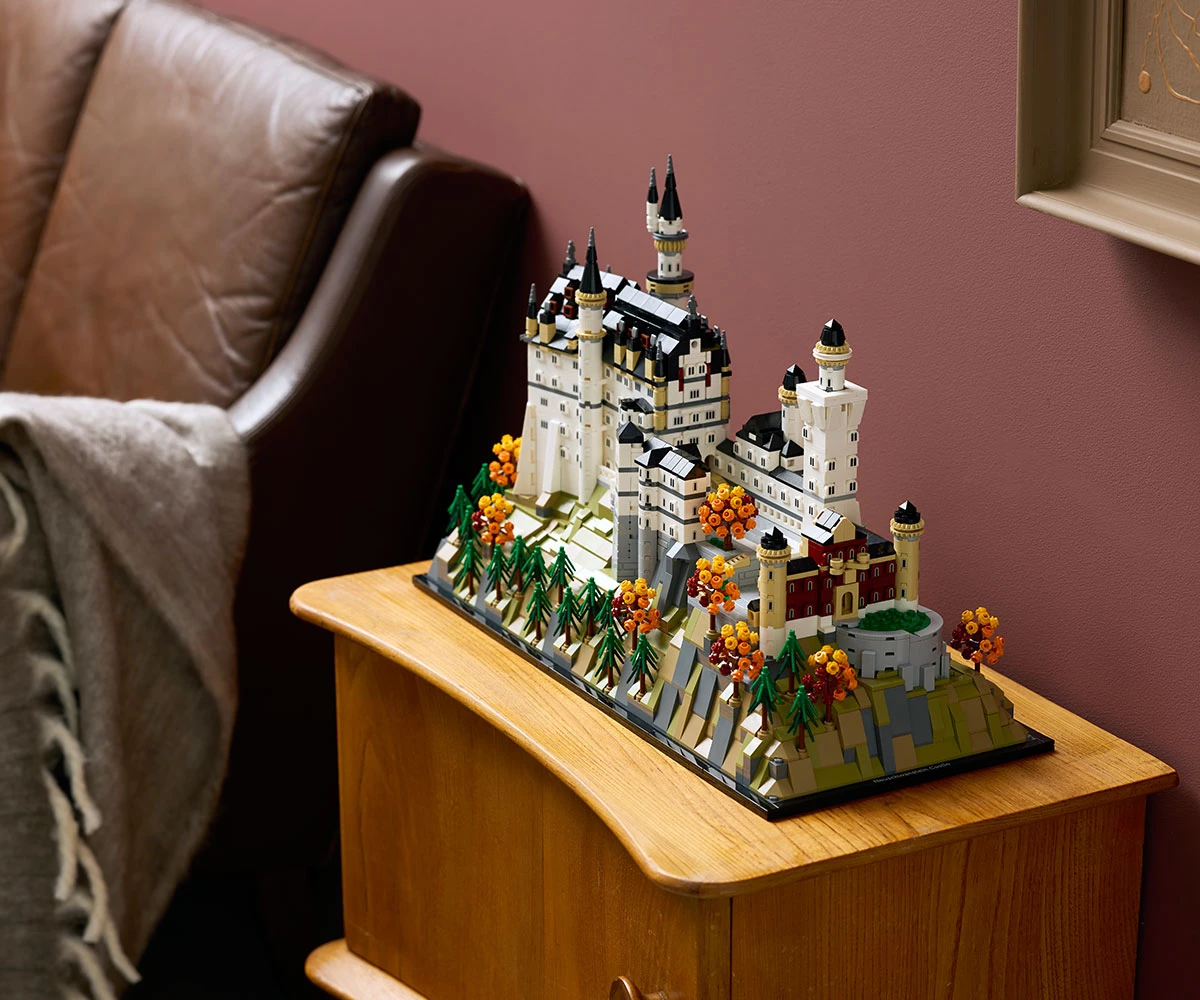 Детски комплект за игра LEGO® Architecture 21063 - Замъкът Нойшванщайн thumb 16 LEGO® Architecture 21063 - Neuschwanstein Castle thumb 16