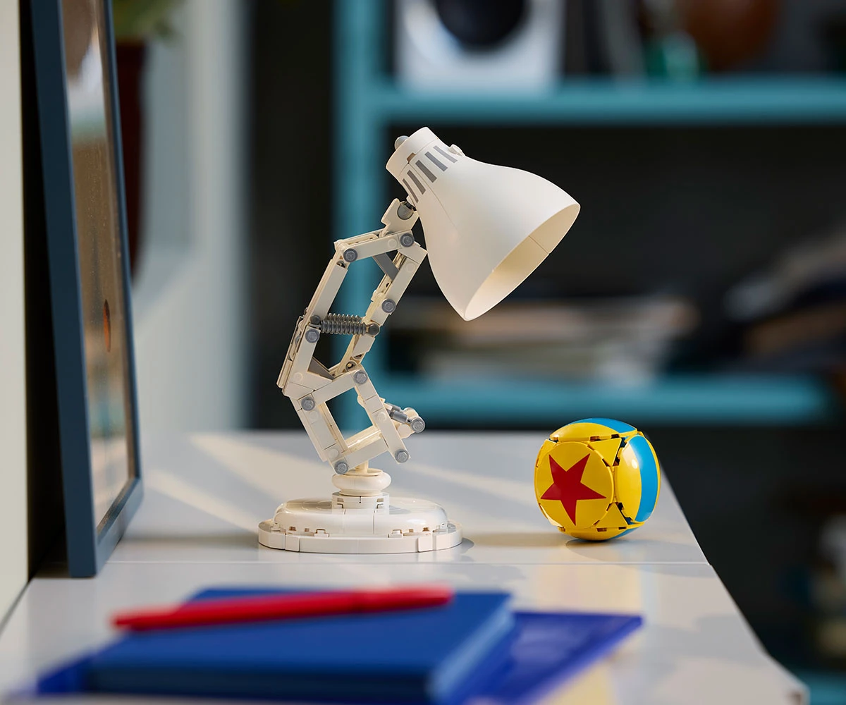 Детски комплект за игра LEGO® Ideas 21357 - Disney Pixar Luxo Jr. thumb 17 LEGO® Ideas 21357 - Disney Pixar Luxo Jr. thumb 17