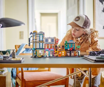 Детски комплект за игра LEGO® Creator 31141 – Главната улица