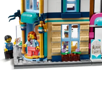 Детски комплект за игра LEGO® Creator 31141 – Главната улица