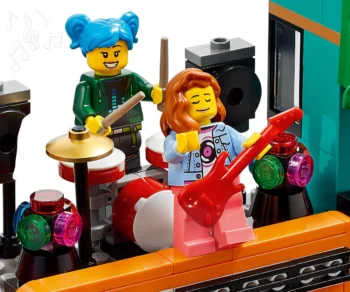 Детски комплект за игра LEGO® Creator 31141 – Главната улица