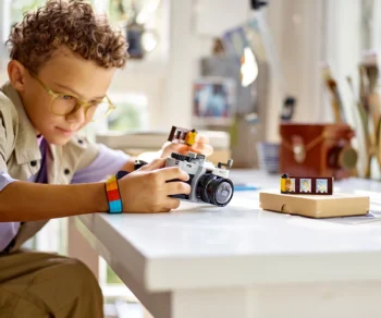 Детски комплект за игра LEGO® Creator 31147 – Ретро камера
