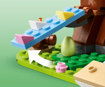 Детски комплект за игра LEGO® Iconic 40709 – Пролетна площадка с животни
