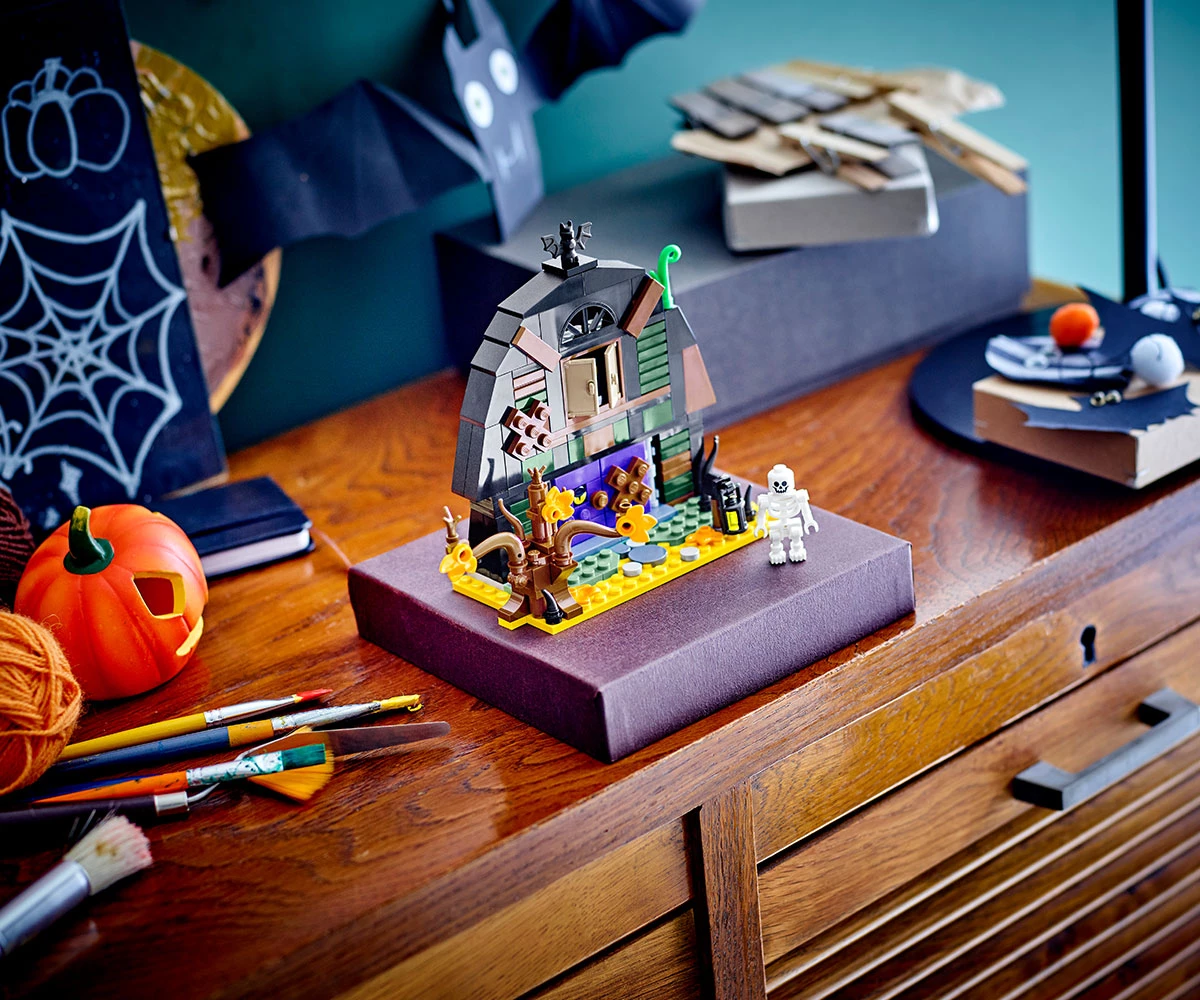 Детски комплект за игра LEGO® Iconic 40721 - Хелоуин хамбар thumb 4 LEGO® Iconic 40721 - Halloween Barn thumb 4