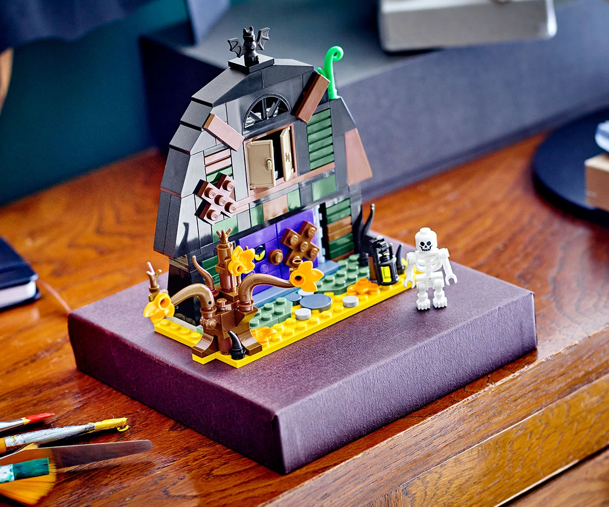 Детски комплект за игра LEGO® Iconic 40721 - Хелоуин хамбар thumb 6 LEGO® Iconic 40721 - Halloween Barn thumb 6