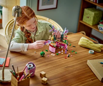 Детски комплект за игра конструктор LEGO® Disney Princess™ 43237 – Саксия на Изабела