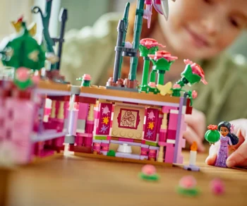 Детски комплект за игра конструктор LEGO® Disney Princess™ 43237 – Саксия на Изабела
