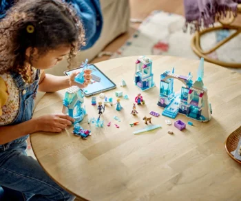 Детски комплект за игра LEGO® Disney Princess™ 43244 – Леденият дворец на Елза
