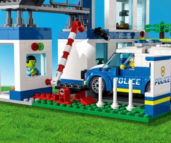 Детски комплект за игра LEGO® City Police 60316 – Полицейски участък