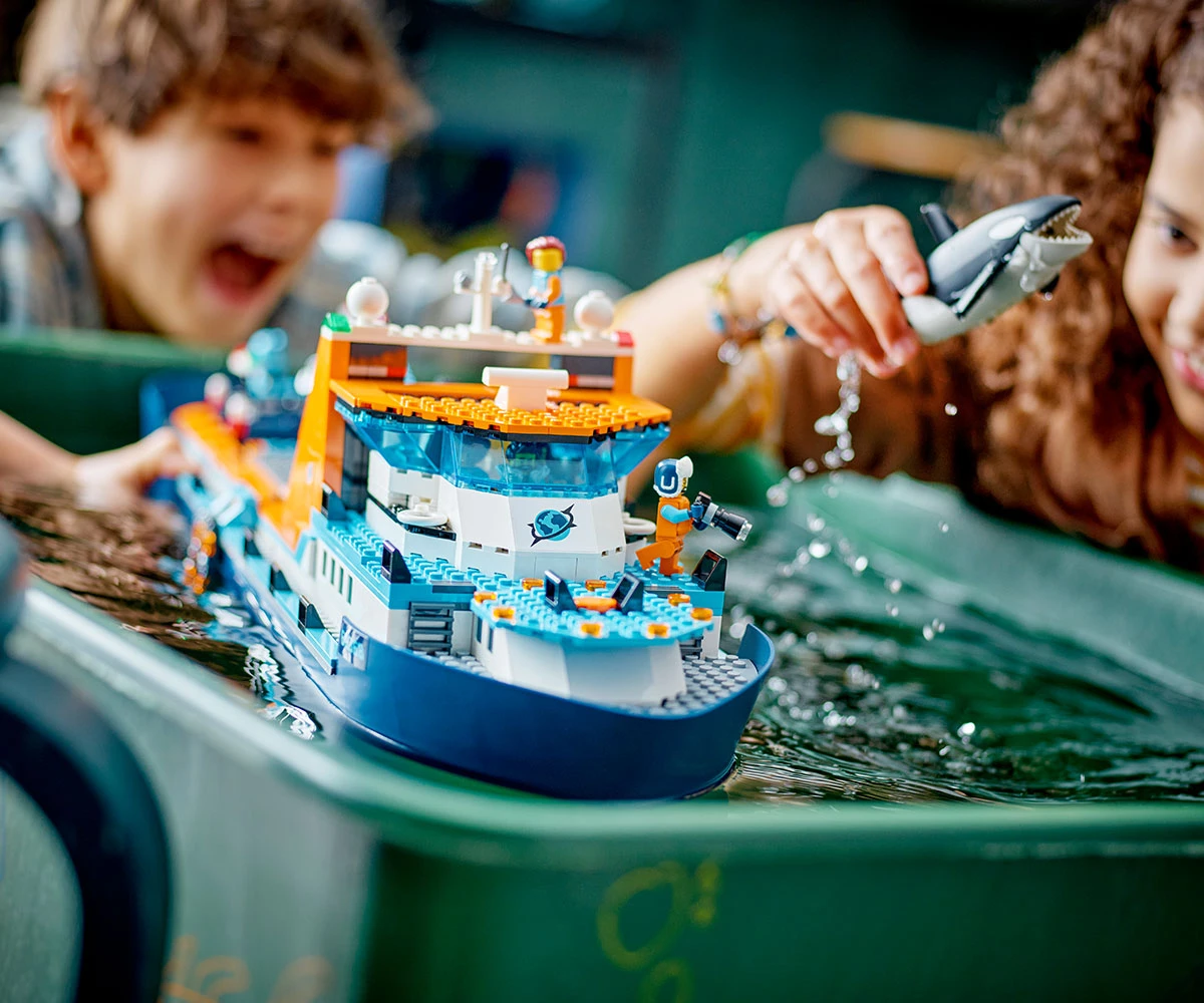 Детски комплект за игра LEGO® City 60368 - Арктически изследователски кораб thumb 10 Конструктор ЛЕГО City 60368 thumb 10