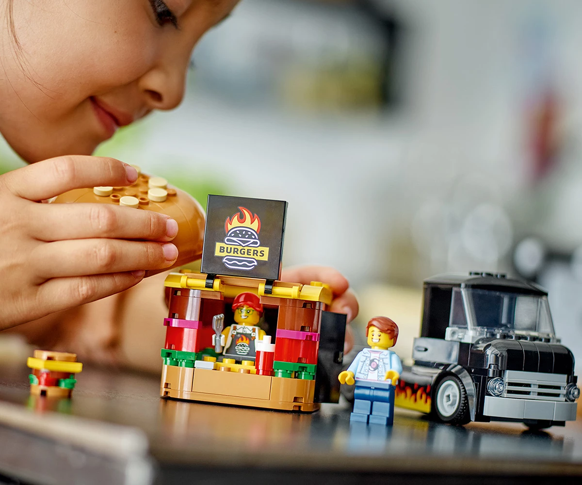 Детски комплект за игра LEGO® City Great Vehicles 60404 - Камион за хамбургери thumb 9 Конструктор ЛЕГО City 60404 thumb 9