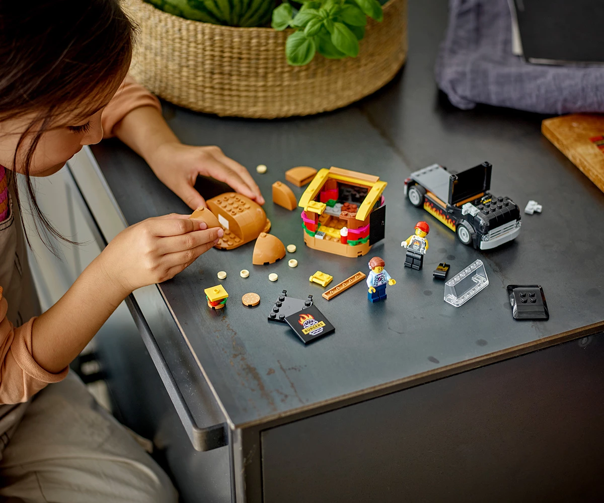 Детски комплект за игра LEGO® City Great Vehicles 60404 - Камион за хамбургери thumb 10 Конструктор ЛЕГО City 60404 thumb 10