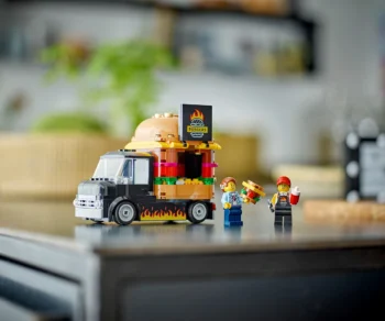 Детски комплект за игра LEGO® City Great Vehicles 60404 – Камион за хамбургери