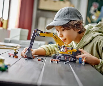Детски комплект за игра LEGO® City 60420 – Жълт строителен екскаватор