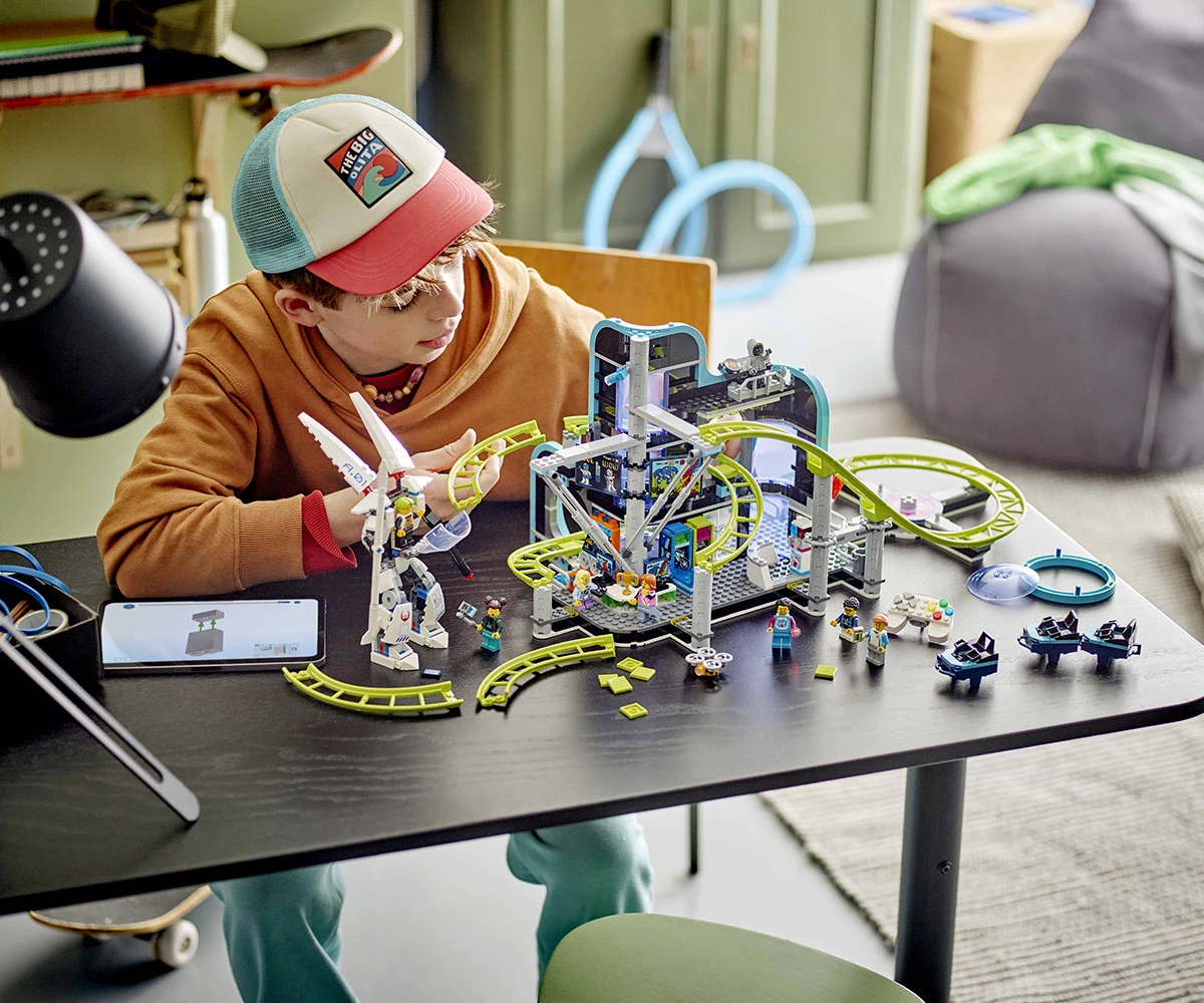 Детски комплект за игра LEGO® City 60421 - Увеселителен парк с роботи thumb 4 Конструктор ЛЕГО City 60421 thumb 4