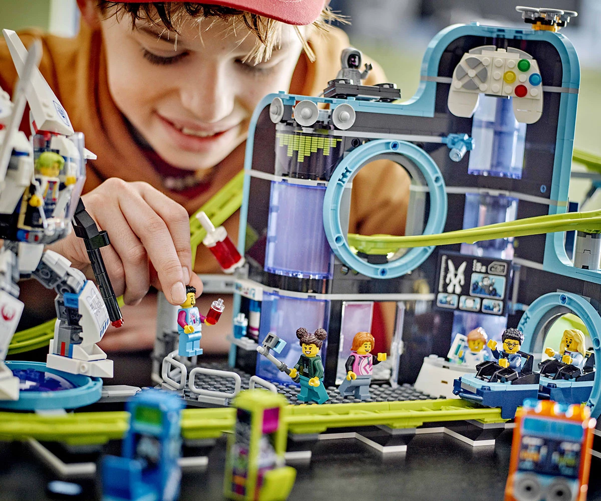 Детски комплект за игра LEGO® City 60421 - Увеселителен парк с роботи thumb 6 Конструктор ЛЕГО City 60421 thumb 6